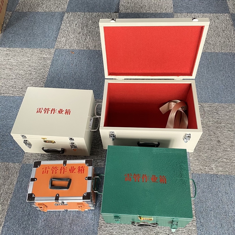 新吴爆破工程作业箱如何选择？玻璃钢与传统材质的全面对比